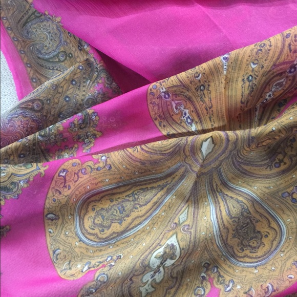 Scarf - Picture 2 of 4